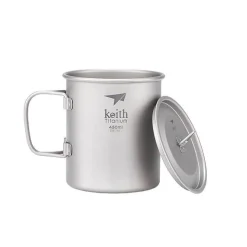 Titan Becher mit Klappgriff und Deckel